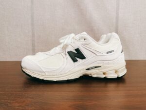 ニューバランス 2002R横画像